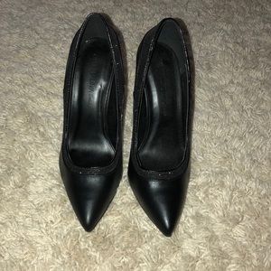 Black pump NTW never worn